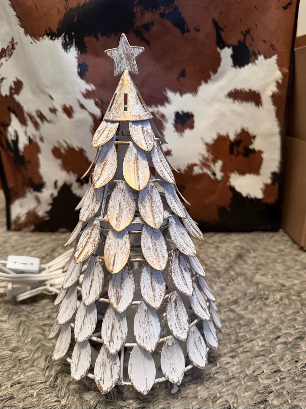 All Aglow Medium White Metal Tree warmer